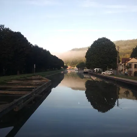 Entre Canal Et Forets Vallonnees ! Apartmán
